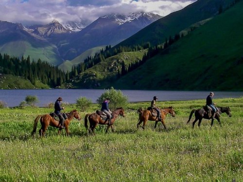 KIRGHYZSTAN à cheval!